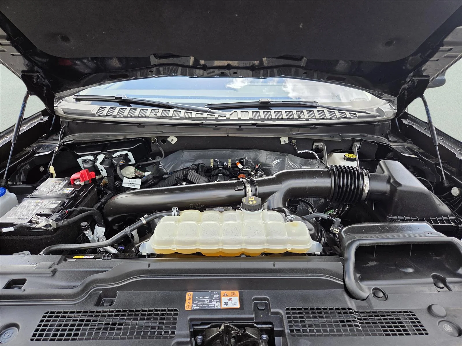 Used 2025 Agate Black Ford Active image 31