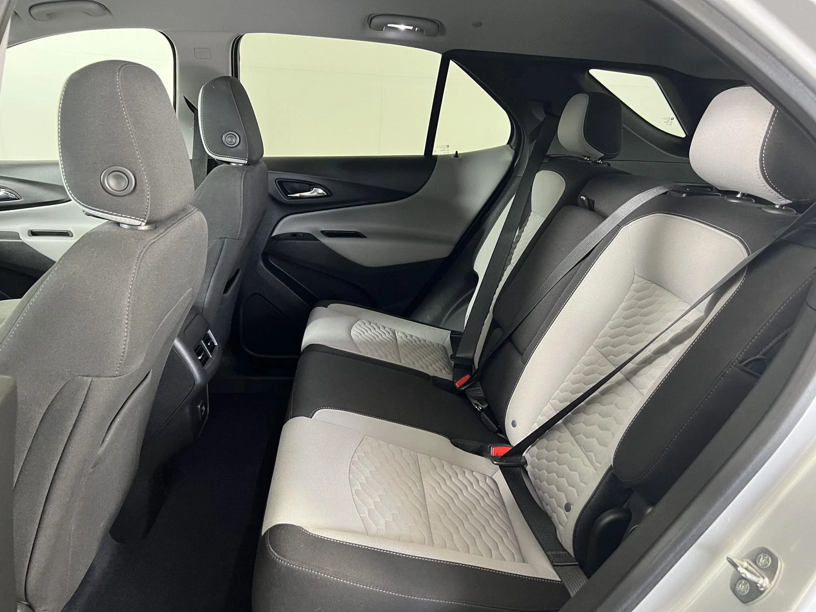 Used 2021 Silver Ice Metallic Chevrolet LT image 25