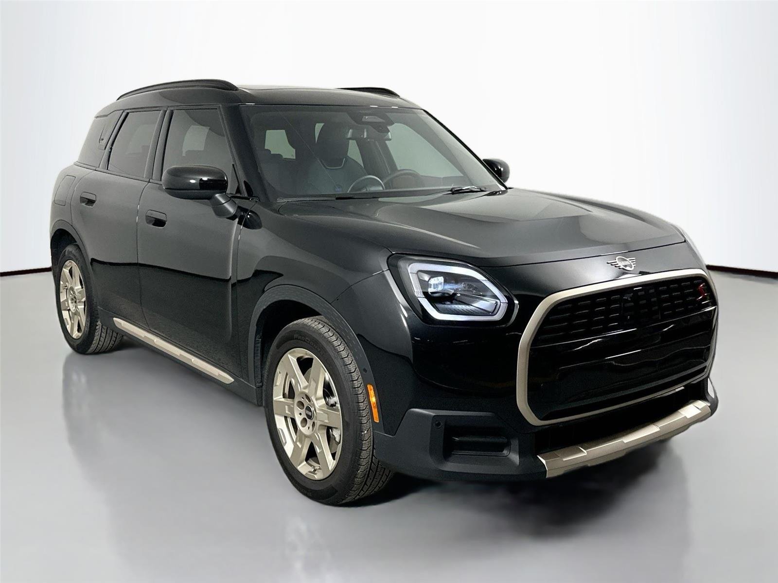 Used 2025 Midnight Black II Metallic MINI S image 3