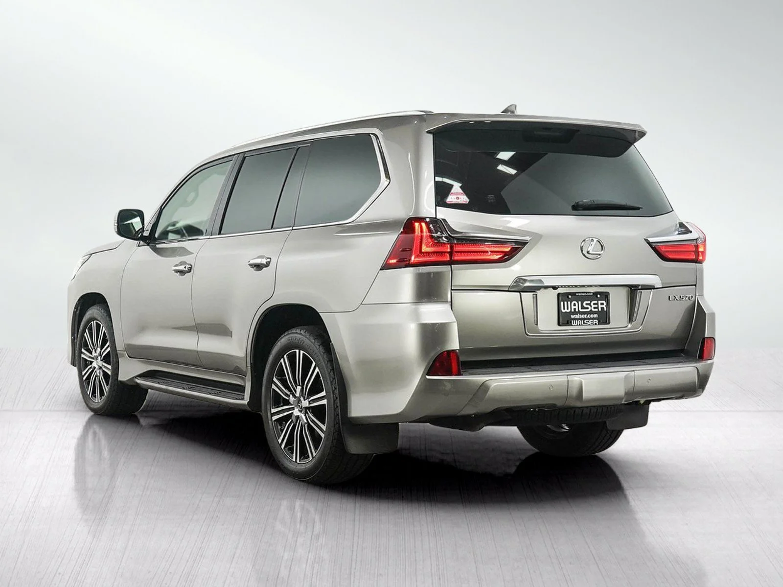 Used 2018 Silver Lexus 570 image 3