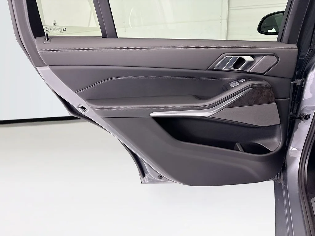2026 BMW X7 40i - Photo 25