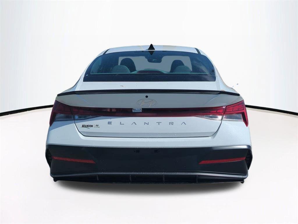 New 2026 White Hyundai SEL Sport Premium image 6