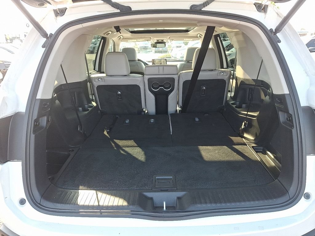 Used 2023 White Honda Elite image 31