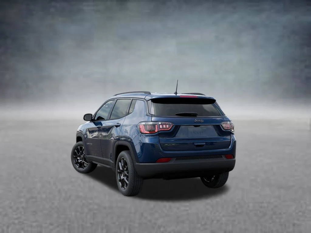 New 2026 Fathom Blue Pearl-Coat Exterior Paint Jeep Latitude image 3
