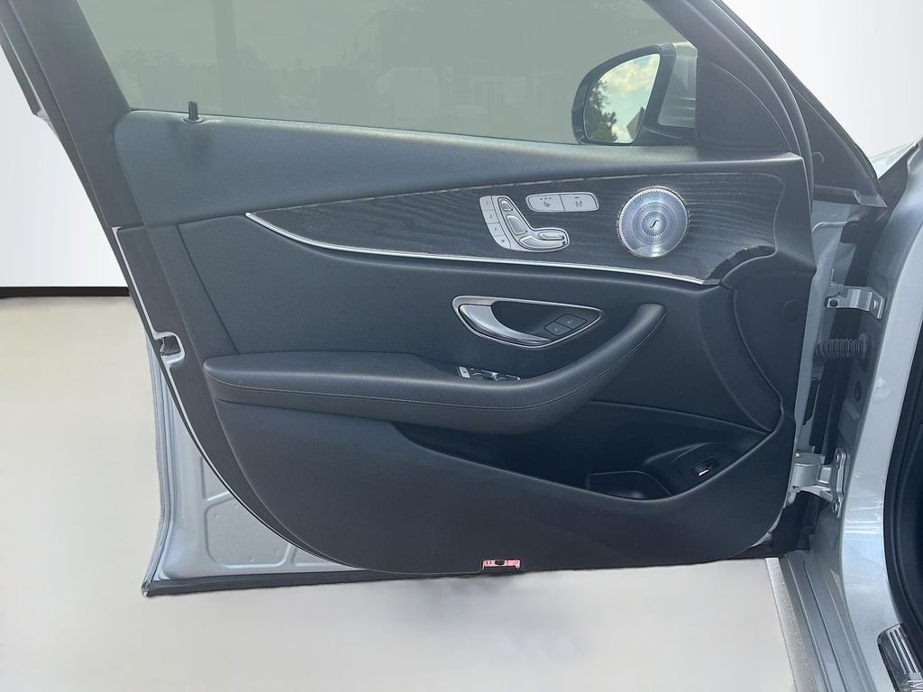 Used 2018  Mercedes-Benz E 300 image 34