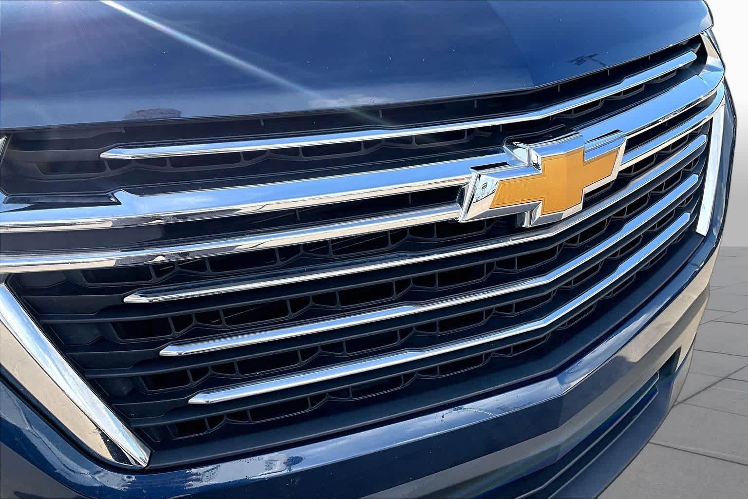 Used 2023 Northsky Blue Metallic Chevrolet LT Cloth image 30