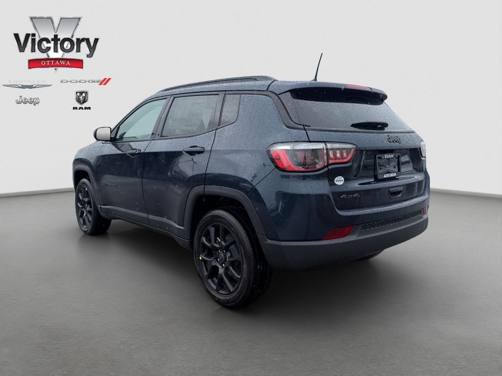 New 2026 Fathom Blue Pearl-Coat Exterior Paint Jeep Latitude image 4