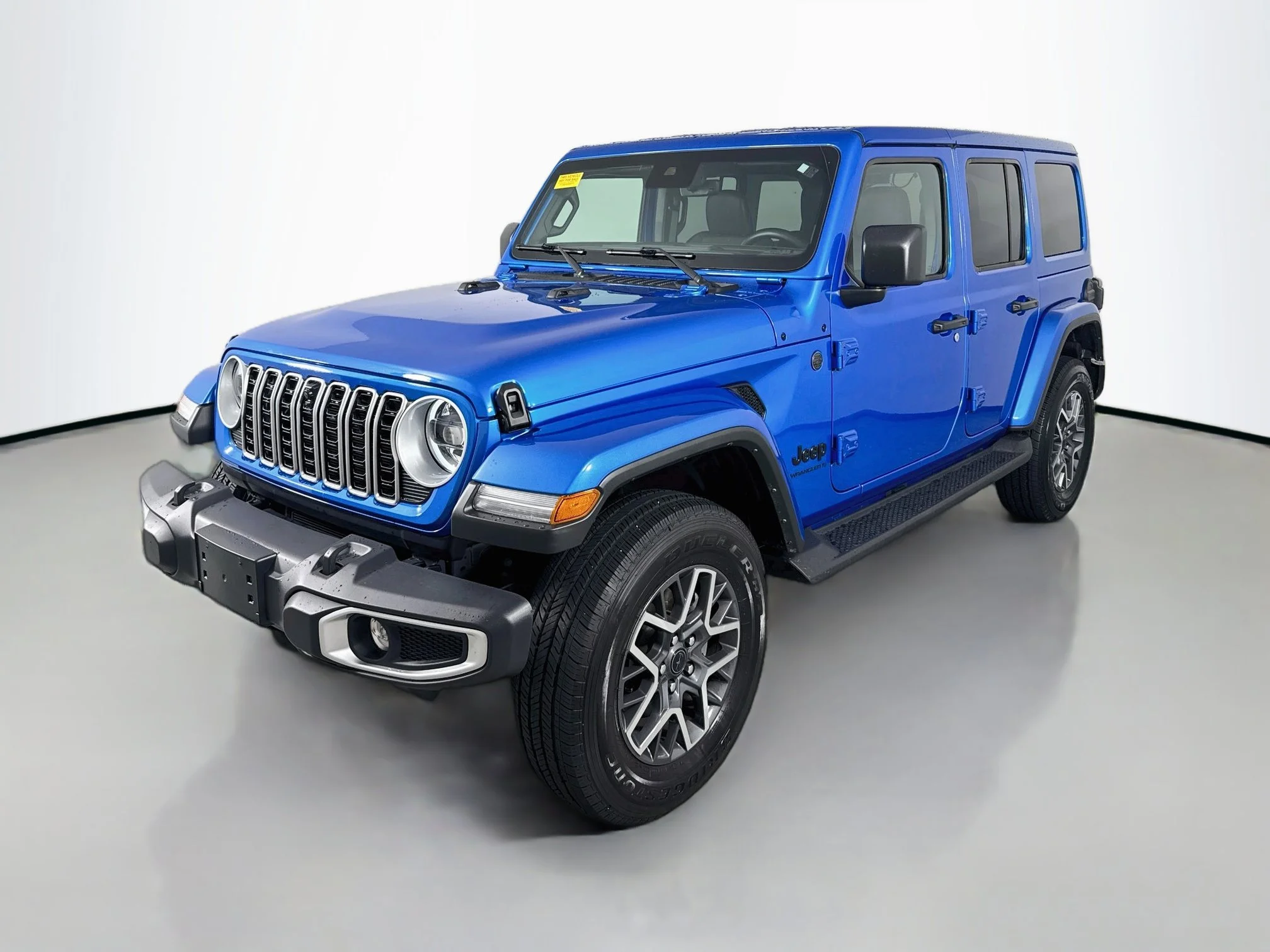 Used 2025 Hydro Blue Pearlcoat Jeep Sahara image 3