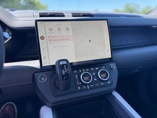New 2026 Tasman Blue LAND ROVER X-Dynamic SE image 16