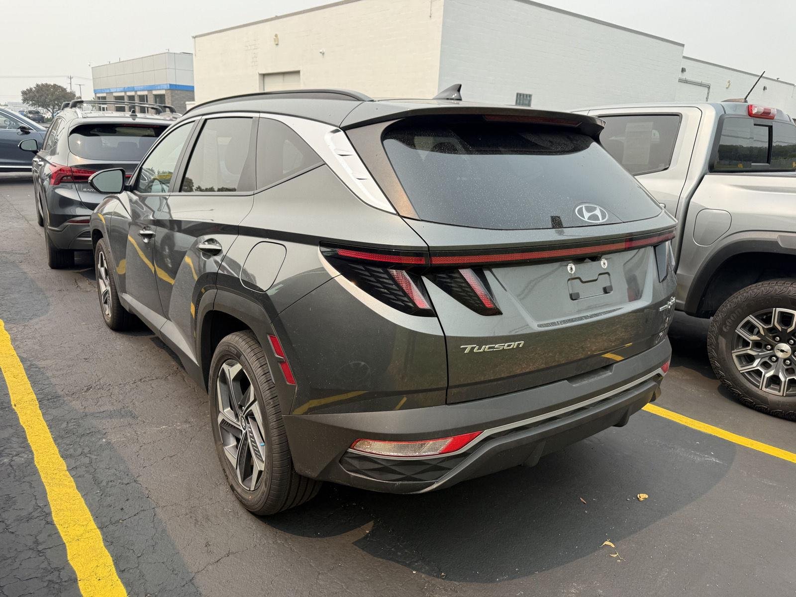Used 2024 Amazon Gray Hyundai SEL Convenience image 4