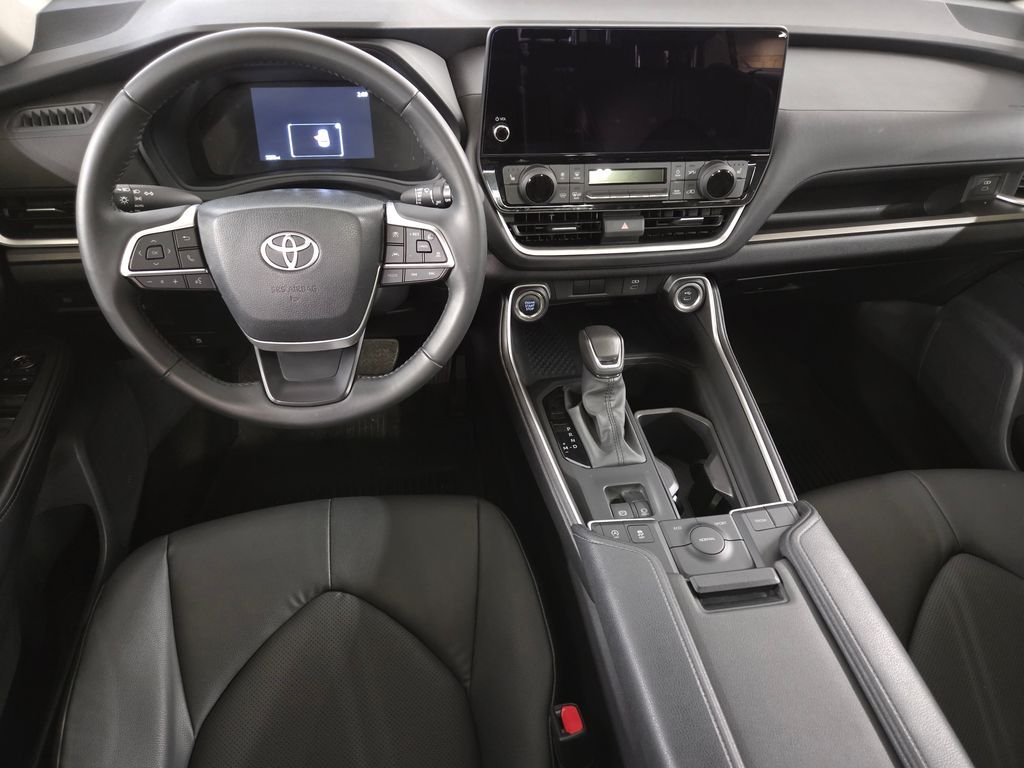 Used 2025 Black Toyota XLE image 17