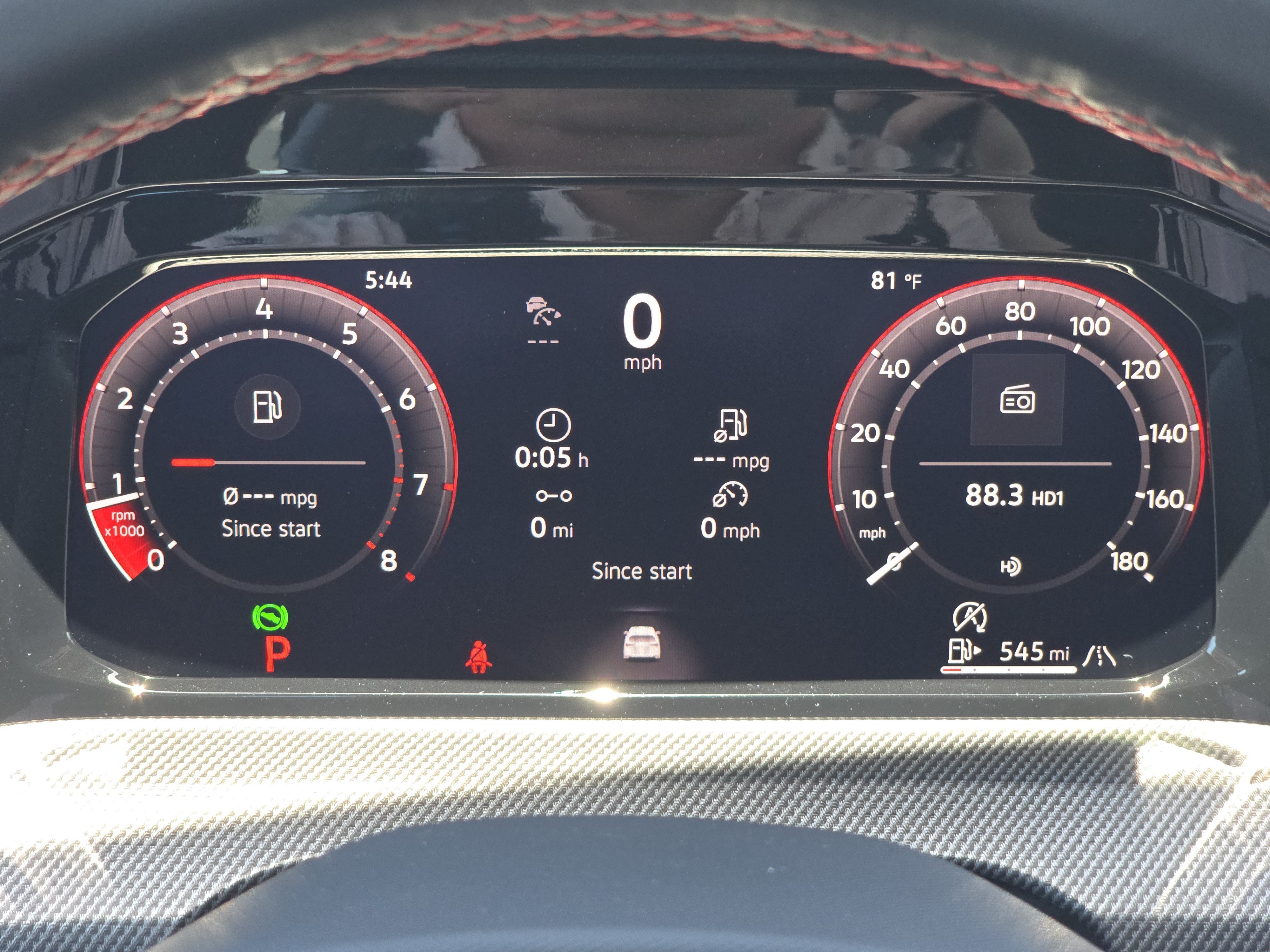 New 2026 Alpine Silver Metallic Volkswagen SE image 24