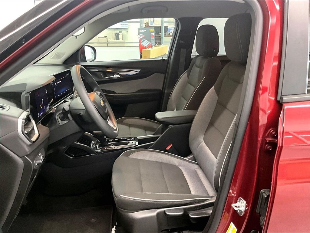 Used 2025 Red Chevrolet LT image 10