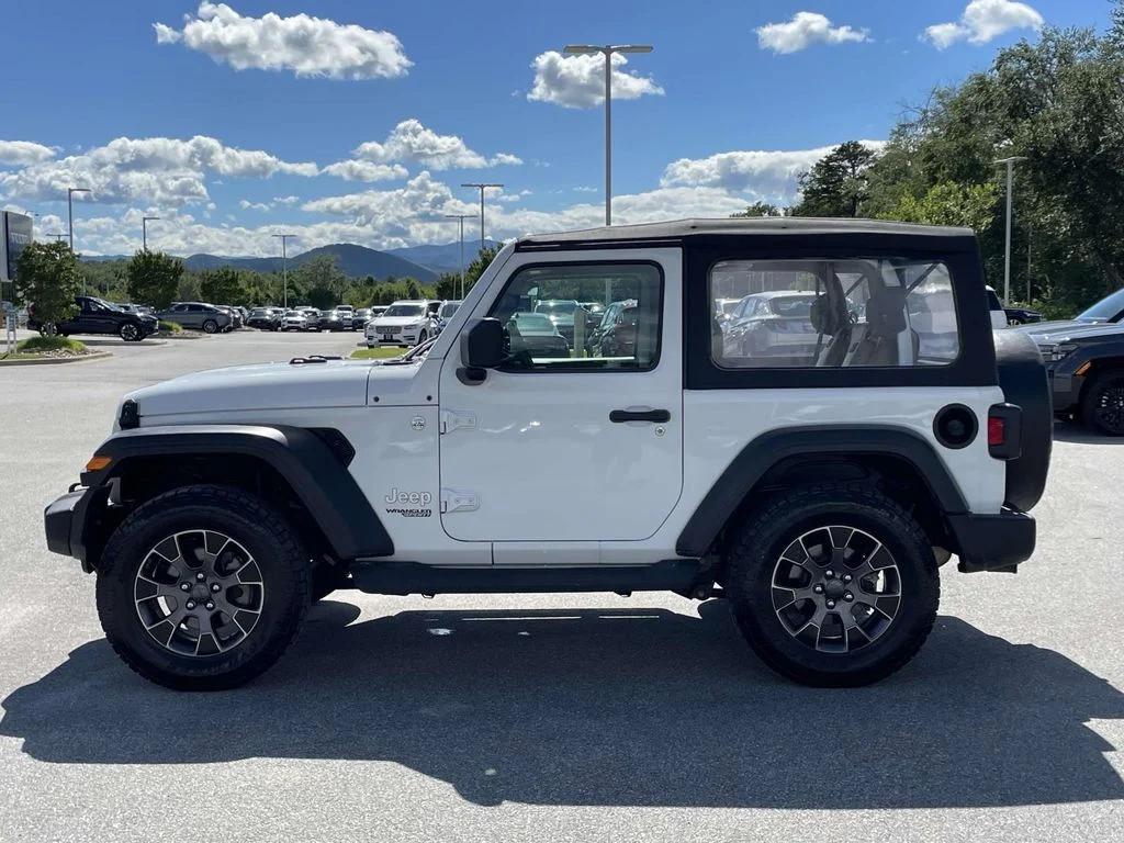 Used 2021 Bright White Clearcoat Jeep Sport image 27