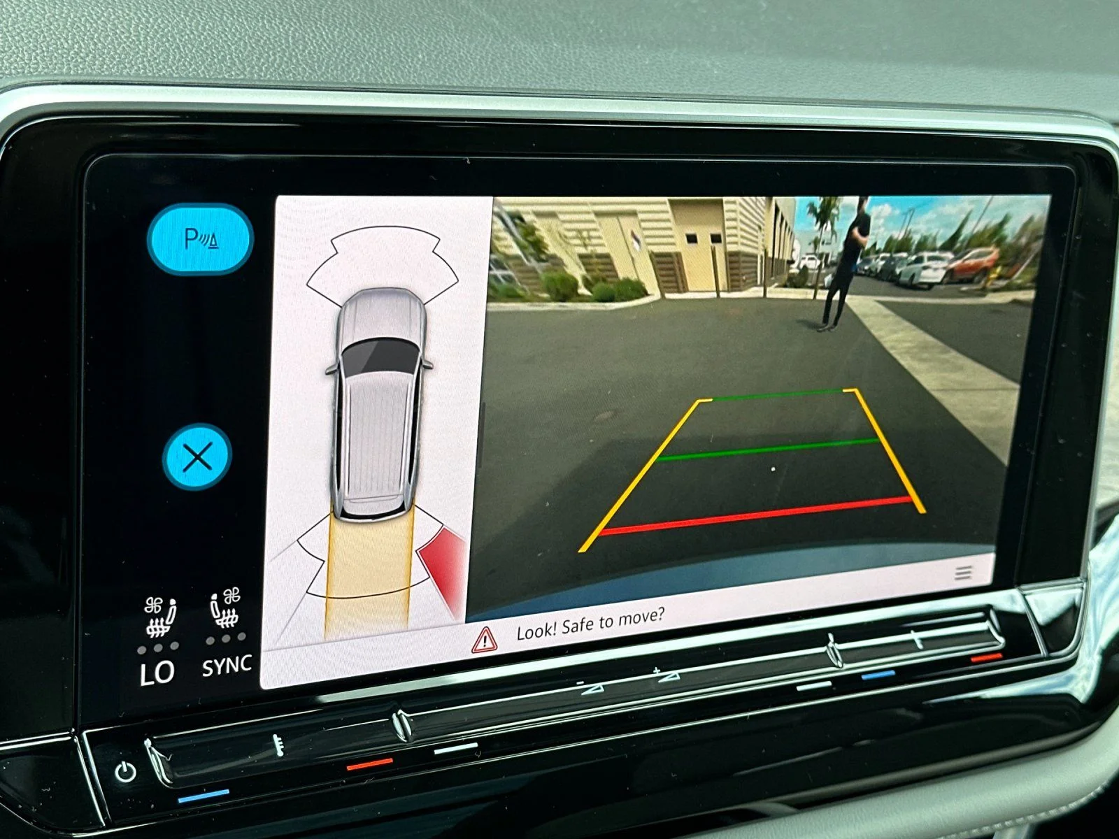 New 2026 Silver Volkswagen SE w/Technology image 19