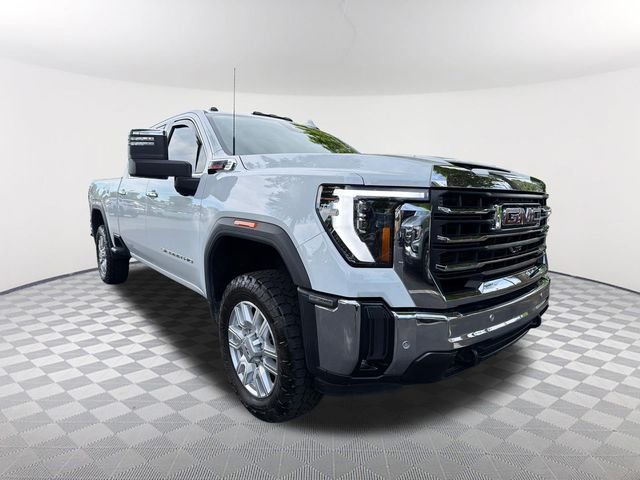 Used 2024 White GMC SLT image 3