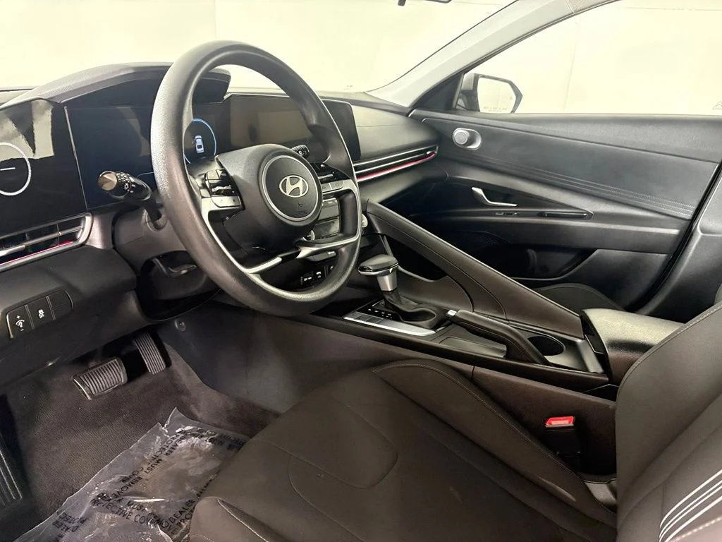 Used 2024 Silver Hyundai SEL image 23