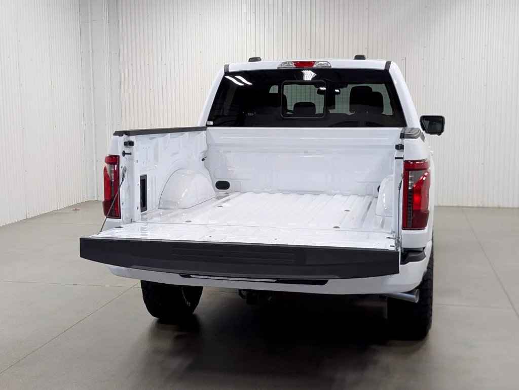 New 2026 Oxford White Ford XLT image 25
