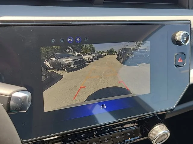 New 2027 Summit White Chevrolet LT image 27
