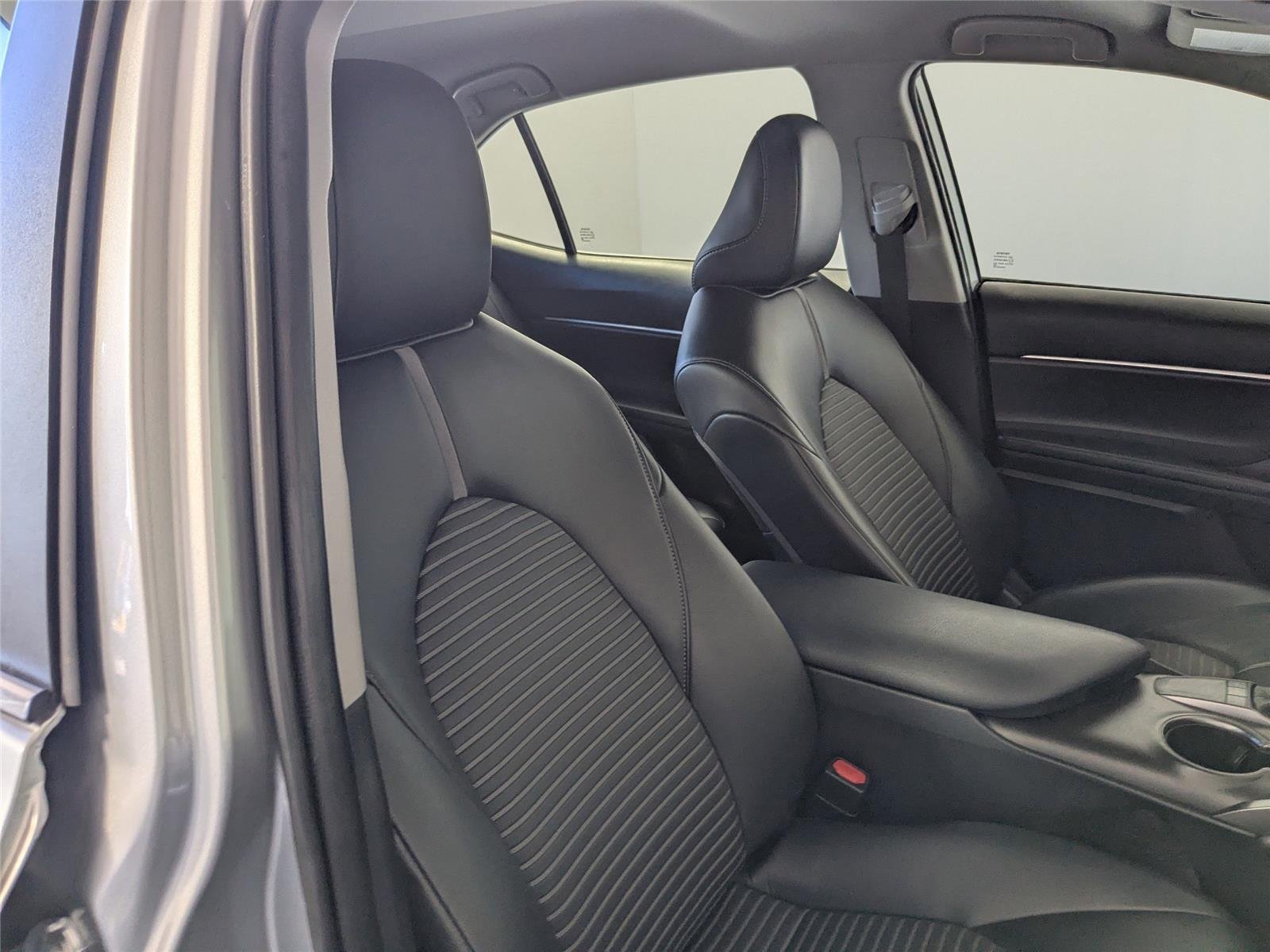 2022 Toyota Camry SE - Photo 23