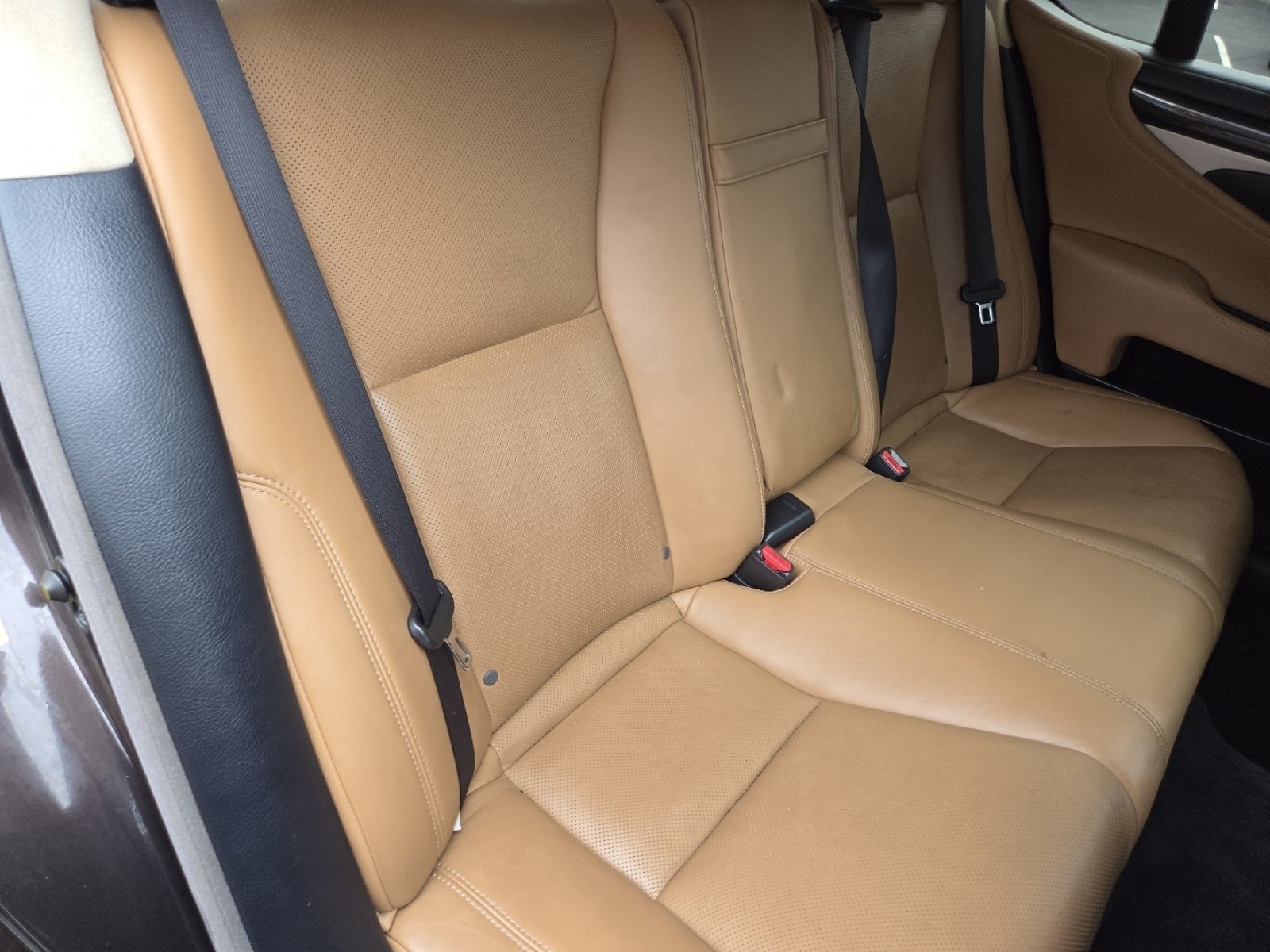 Used 2015 Pearl Lexus 460 image 27