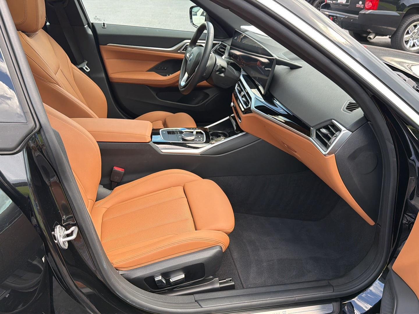 Used 2023 Black Sapphire Metallic BMW eDrive35 image 13