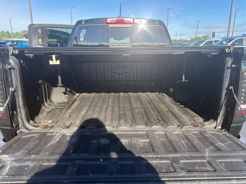Used 2022 Black Chevrolet Z71 image 21
