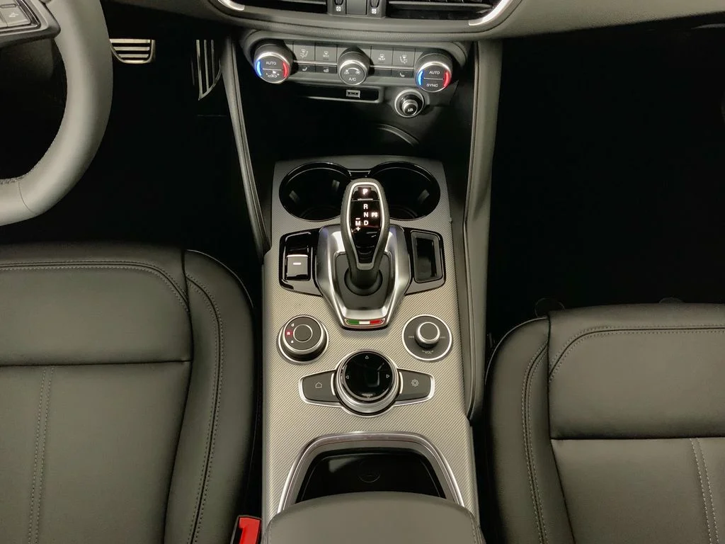 2026 Alfa Romeo Giulia Base - Photo 29