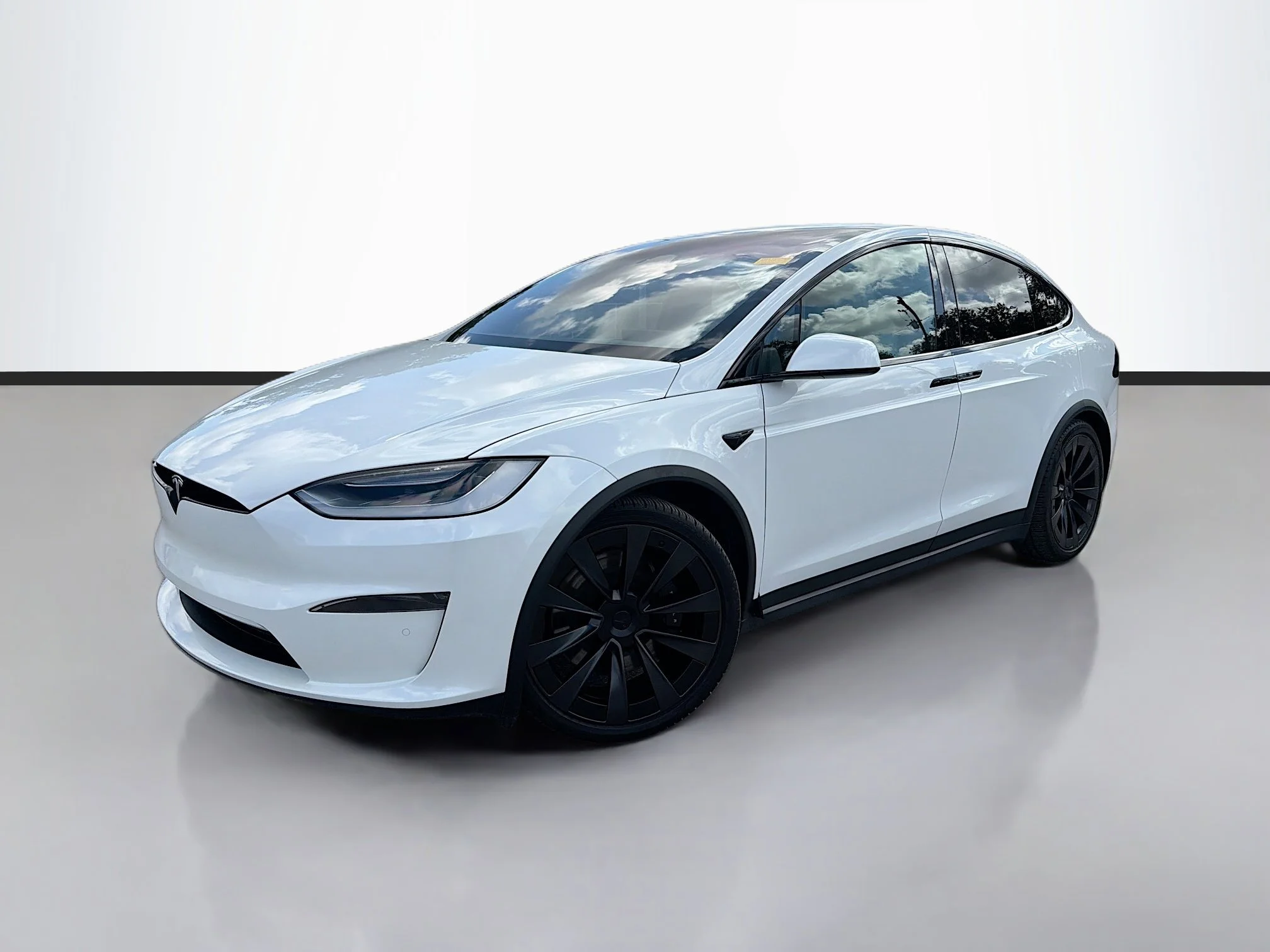 2023 Tesla Model X Long Range's photo