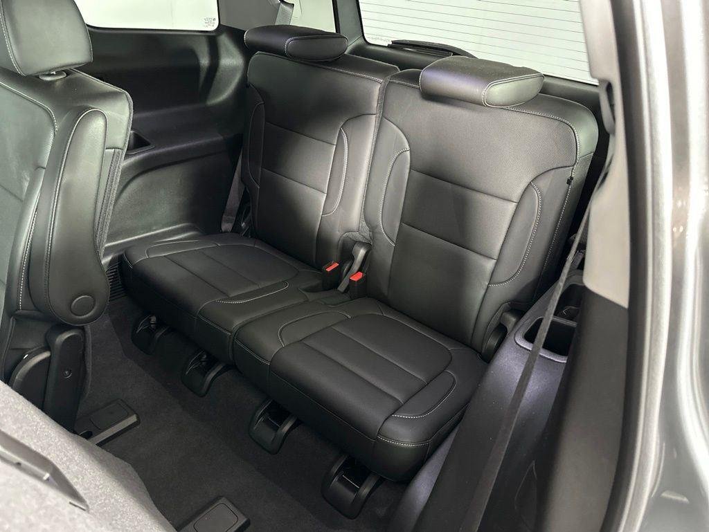Used 2023 Sterling Metallic GMC SLT image 25