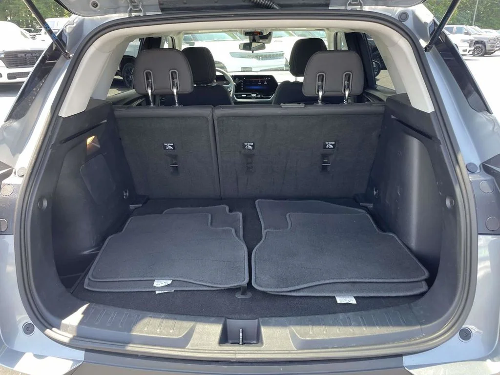 Used 2025 Gray Chevrolet LT image 40