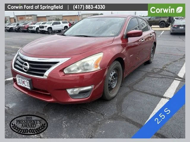 Used 2015 Cayenne Red Nissan 2.5 S image 1