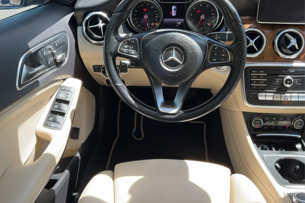 Used 2019 Blue Mercedes-Benz GLA 250 image 14