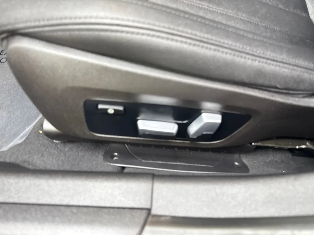 Used 2021 Black BMW 330i xDrive image 31