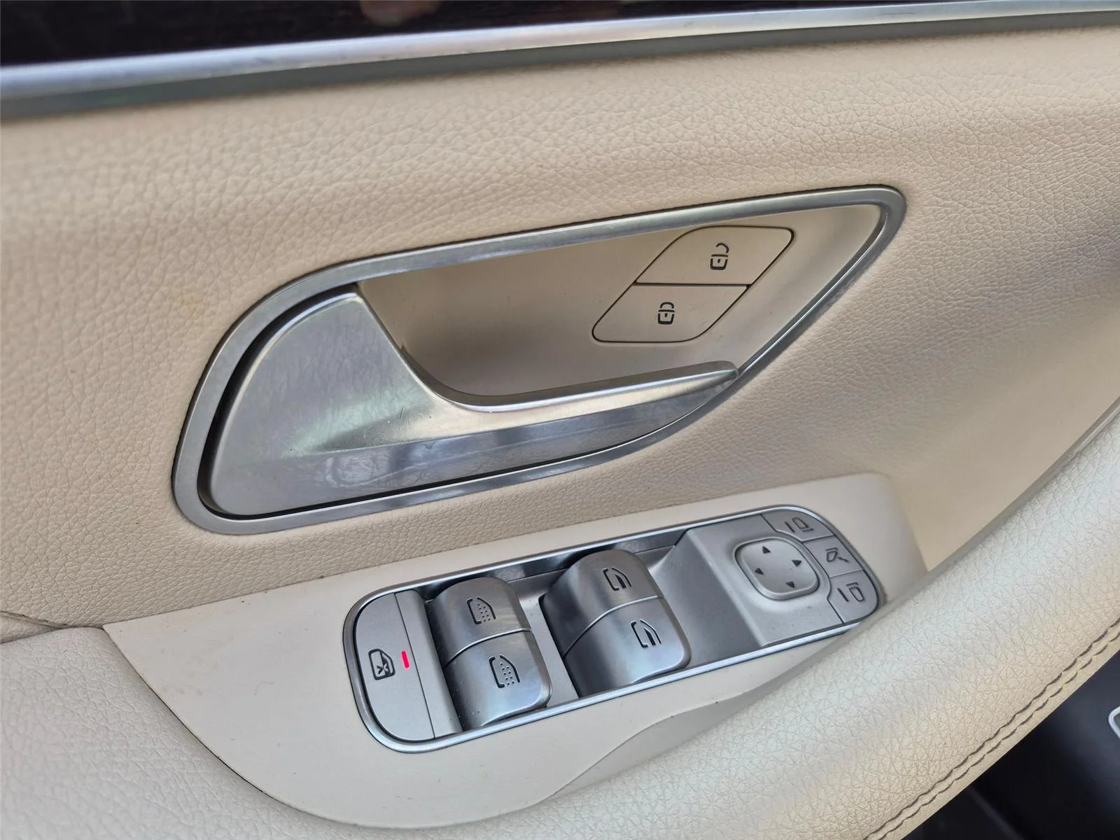 Used 2020 designo Diamond White Metallic Mercedes-Benz GLS 450 image 13