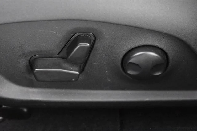 Used 2022 Gray Jeep Limited image 15