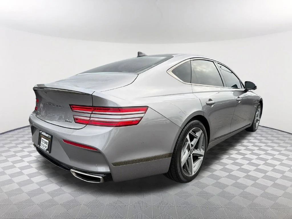 Used 2024 Silver Genesis 2.5T image 5