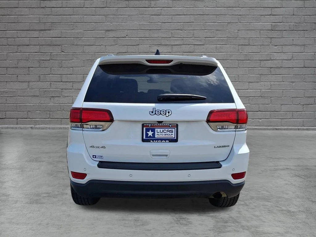 Used 2021 Bright White Clearcoat Jeep Laredo E image 10