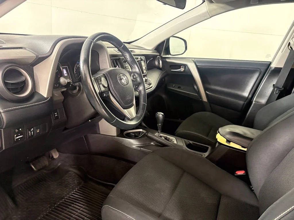 Used 2018 Black Toyota XLE image 22