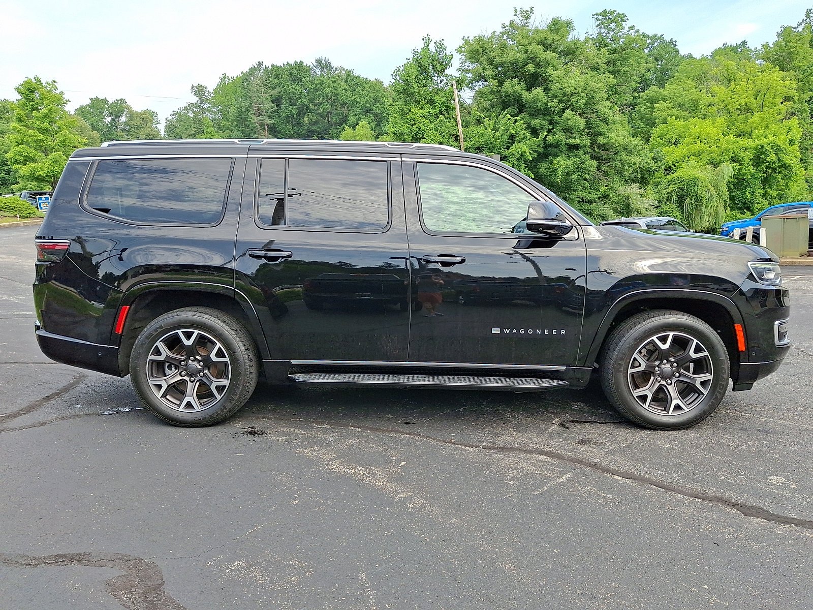 Certified Used 2023 Diamond Black Crystal Pearlcoat Jeep Series III image 7