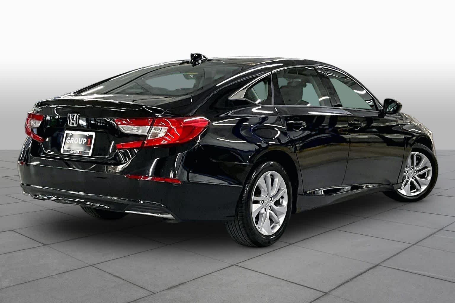 Used 2018 Crystal Black Pearl Honda LX 1.5T image 12