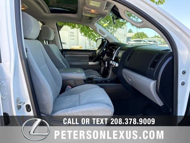 Used 2018 White Toyota SR5 image 13