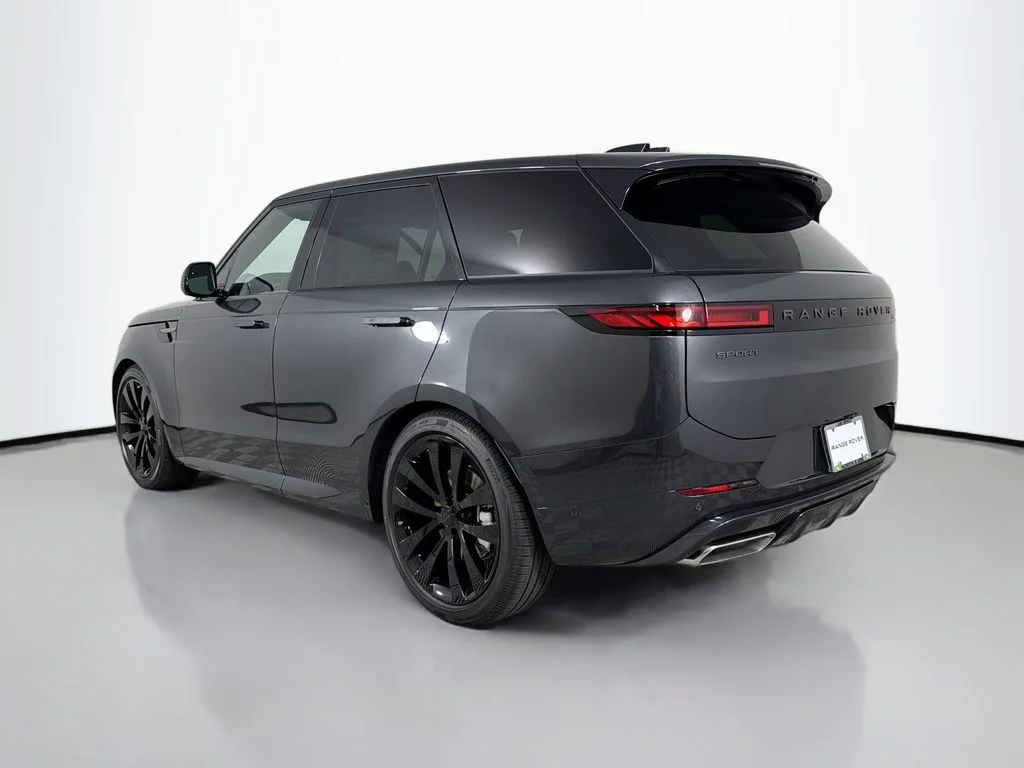 New 2026 Carpathian Grey Land Rover Dynamic SE image 7