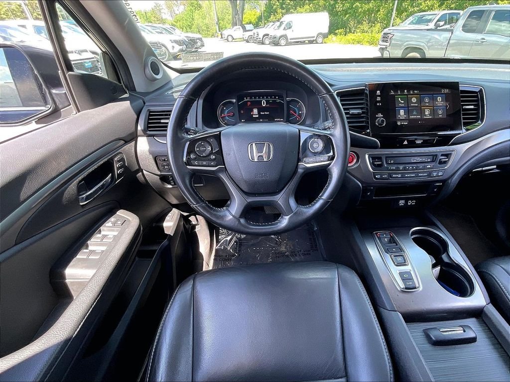 Used 2022 Crystal Black Pearl Honda EX-L image 17