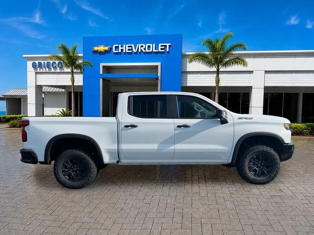 New 2026 Summit White Chevrolet ZR2 image 6