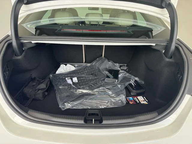 New 2026 White Mercedes-Benz C 300 image 8
