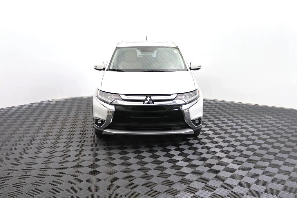 Used 2016 White Mitsubishi GT image 2