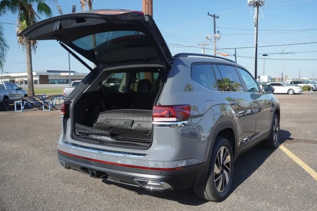 New 2026 Pure Gray Volkswagen 2.0T SE w/Technology image 9