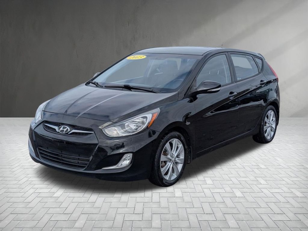 Used 2013 Hyundai Accent SE with VIN KMHCU5AE7DU135222 for sale in Columbus, OH