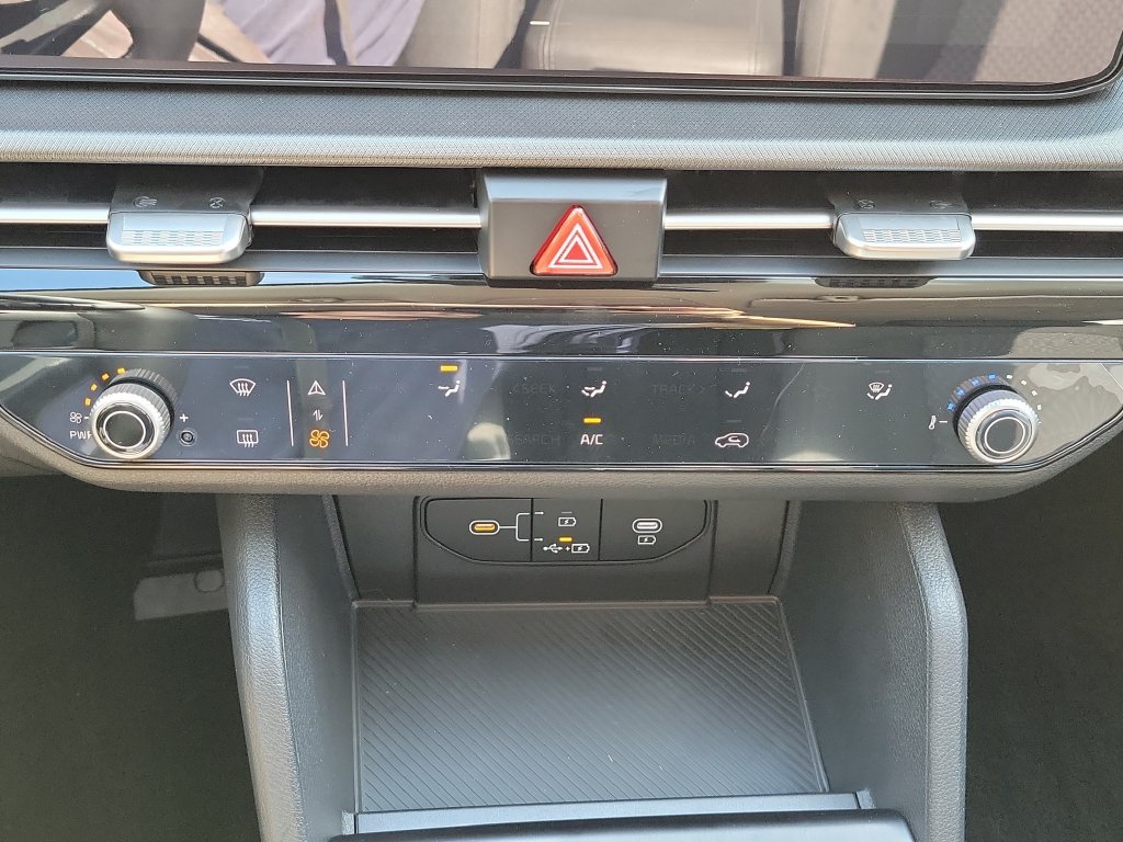 New 2027 Glacial White Pearl Kia LX image 31